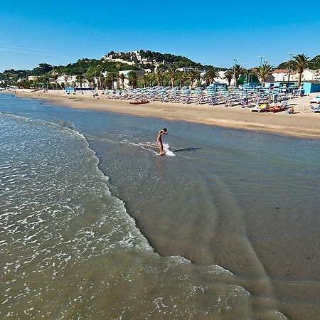 Hotel Europa Cupra Marittima Zewnętrze zdjęcie